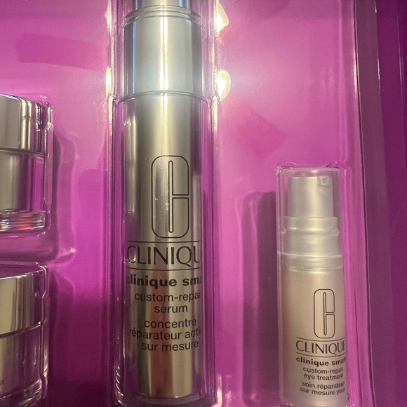Clinique de-aging experts gift set  smart custom repair serum moisturizer, serum - Picture 3 of 8